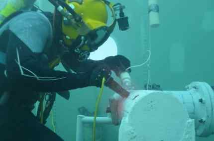 Underwater inspection of pipelines