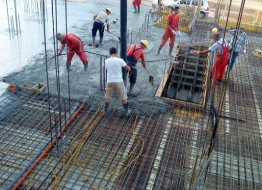 Fresh Concrete, Labor, and Equipment Load on Formwork