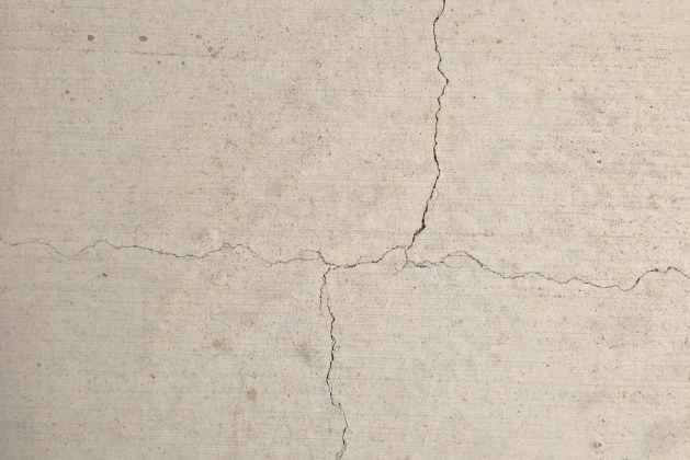 Hairline Crack in Concrete – Causes, Repair and  Prevention