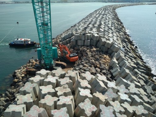 Protection for Heap or Mound Breakwater